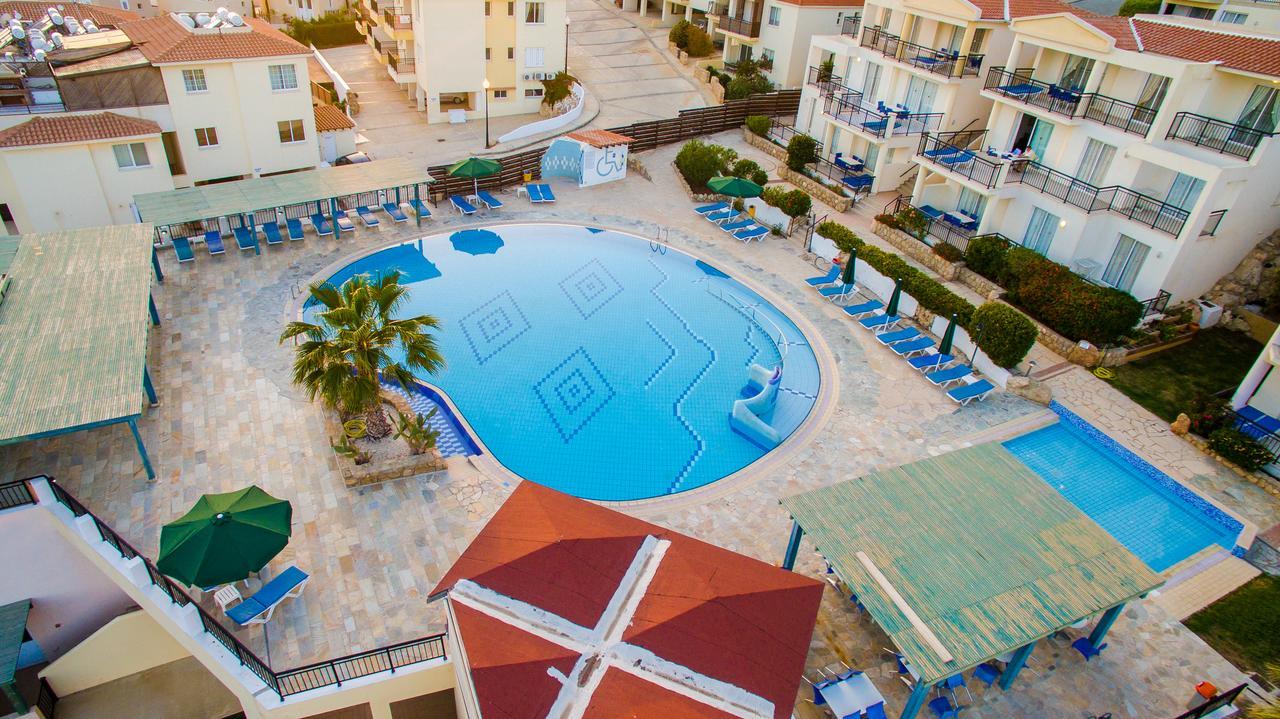 Paradise Kings Club Aparthotel Paphos Exteriör bild